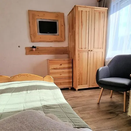 Pod Bocianem منزل للإقامة شوشولو