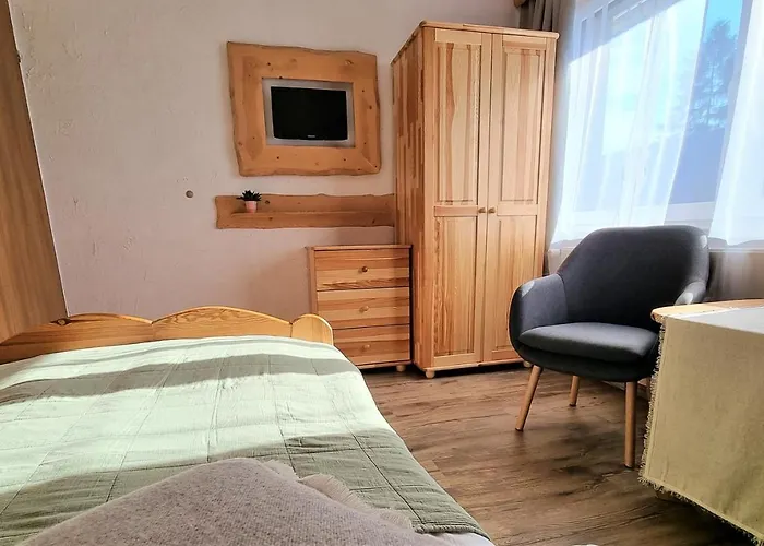 Pod Bocianem בית אירוח חוחולוב